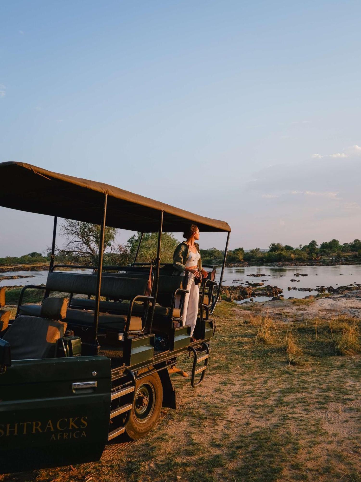 Radisson Blu Mosi-Oa-Tunya Livingstone Resort Exterior foto